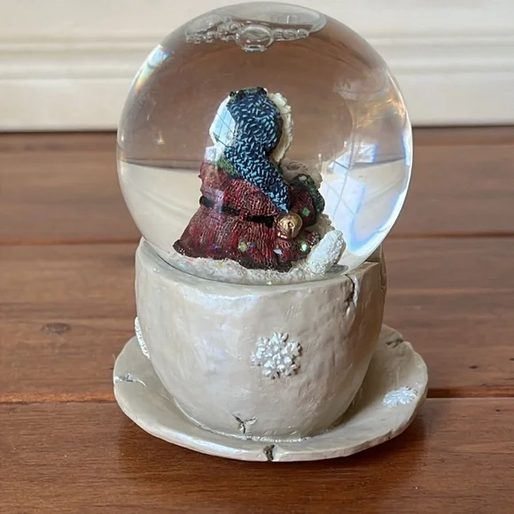 BOYDS BEARS & FRIENDS Miniature Snow Woman with Penguin Snow Globe - Picture 8 of 11